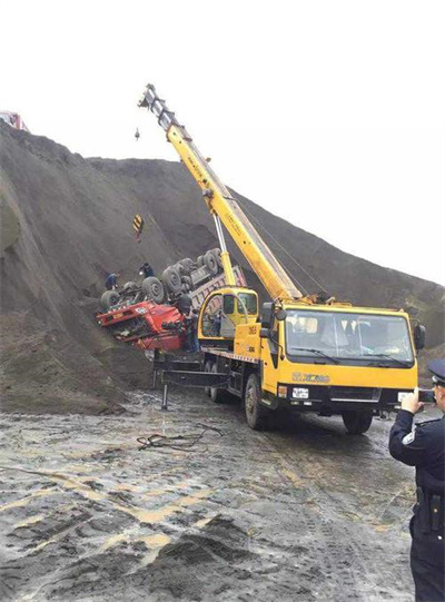 施秉上犹道路救援